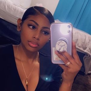 Meet your Posher, Deandra